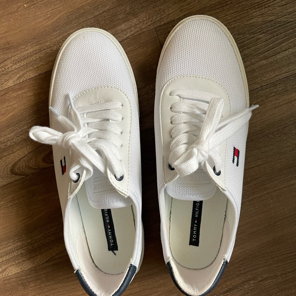 White shoes size 8